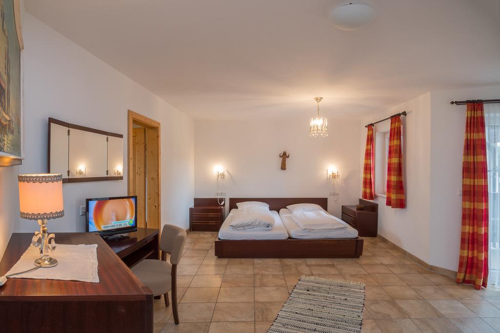 Landhaus Charlotte Am Geigenbuehel -Apartments 제펠드 인 티롤 외부 사진
